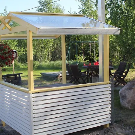 Vandrarhem Jaeaeskaen Loma, Kojolapark Luiska-hostelli Voltti